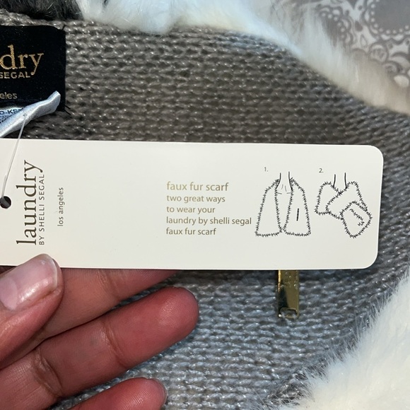 Laundry By Shelli Segal  NWT Nomad Fluffy Faux Fur Scarf Wrap - Picture 7 of 7